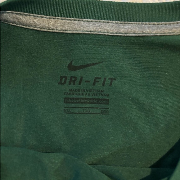 Men’s Nike long sleeve performance material shirt - Picture 2 of 3
